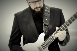 Image of Ihsahn playing Aristides 020